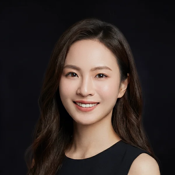Ella Li scaled
